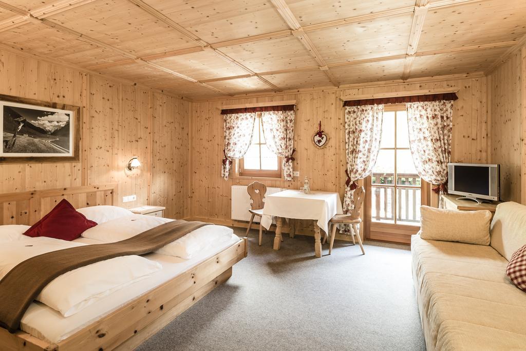 Hotel Oberraindlhof Senales/Schnals Pokoj fotografie